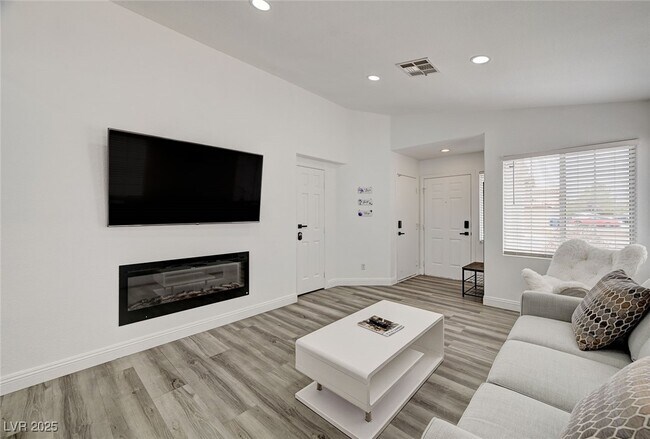 Building Photo - 8127 Chambersberg St