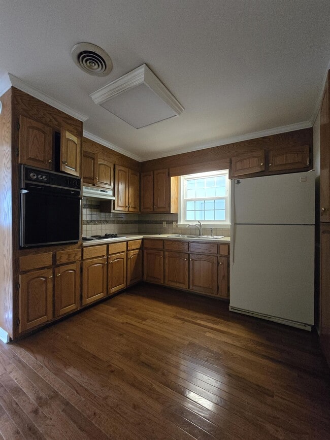 Building Photo - 208 Caldwell Dr