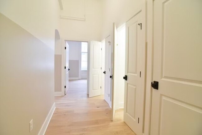 Foto del edificio - 30 W Broad St