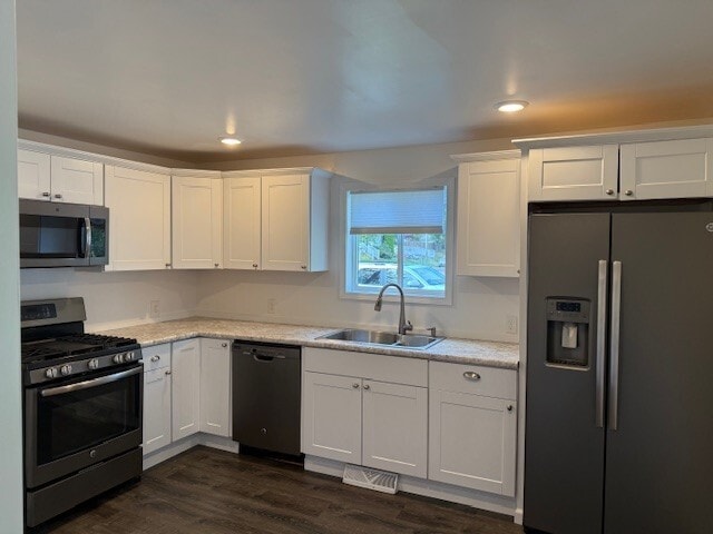 Foto del edificio - 123 Sterling St