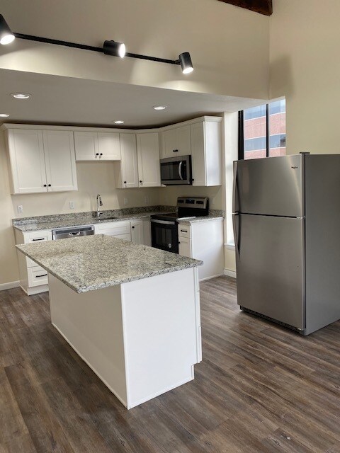 Foto del edificio - 1181 Elm St