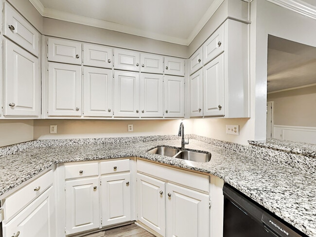 Foto del edificio - 2112 Fairway Ct SE