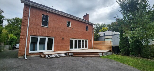 Building Photo - 7 Stratford Pl