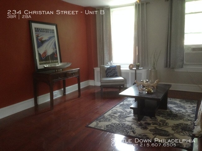 Building Photo - Rent this! Queen Village and Gorgeous!