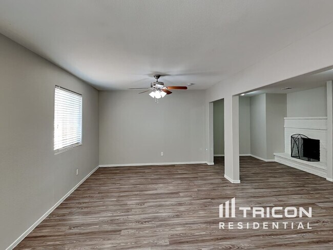 Foto del edificio - 5723 Deer Valley Dr