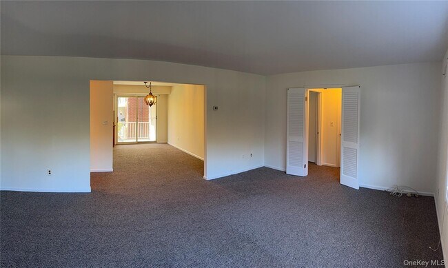 Foto del edificio - 13 Essex Ln