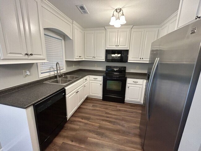 Foto del edificio - 816 Charley Patterson Rd