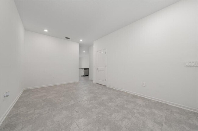 Foto del edificio - 7576 Stone Crk Trl