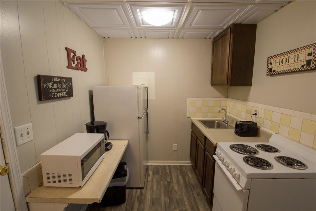 Foto del edificio - 4609 E Washington St