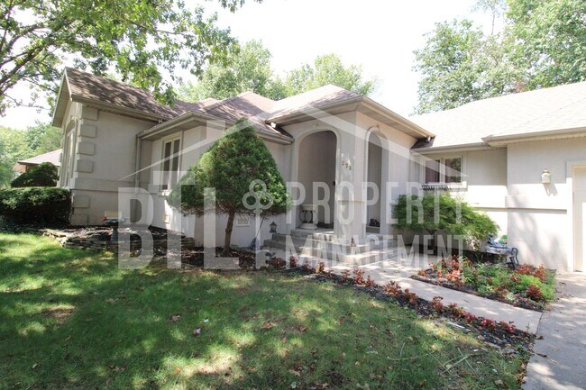 Building Photo - Beautiful 3 Bedroom 2 Bathroom Home!