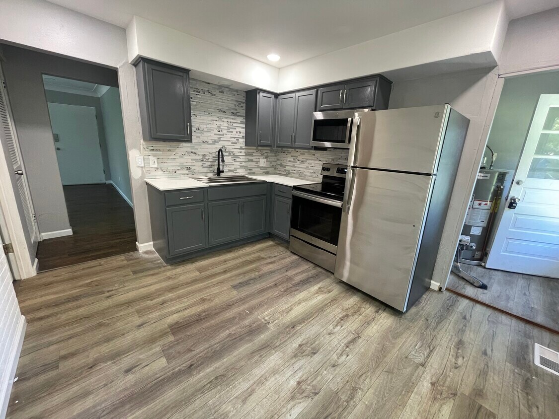 17 Englewood Dr Unit 1, Swansea, IL 62226 Apartments in Swansea, IL