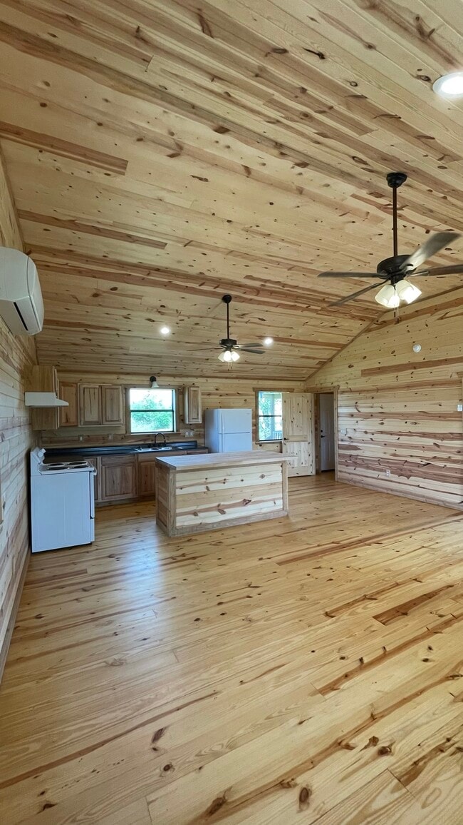 Building Photo - 101 Hill Country Cabin Hl