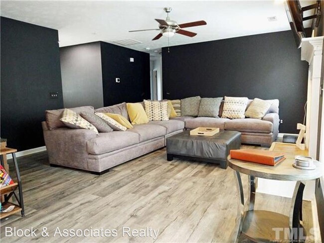 Building Photo - 3 br, 2 bath House - 68 Sunridge Dr.