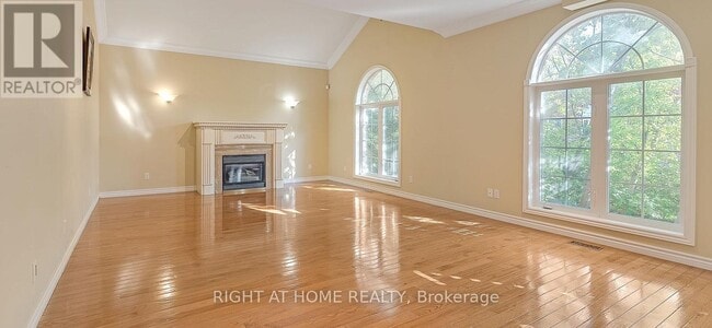 Building Photo - 307 Sheridan Ct