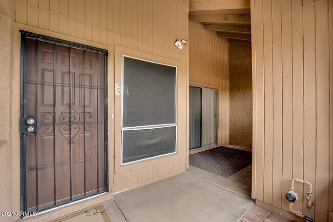 Foto del edificio - 20420 N 6th Dr