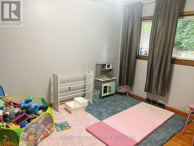 Building Photo - 4607 Dorchester Rd