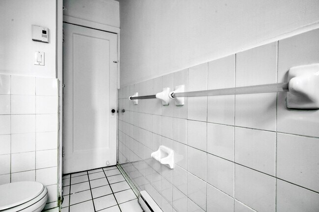 Photo du bâtiment - 2100 Rue du Fort