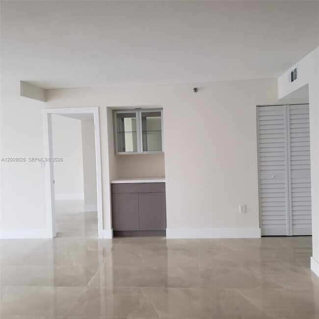Foto del edificio - 1201 S Ocean Dr