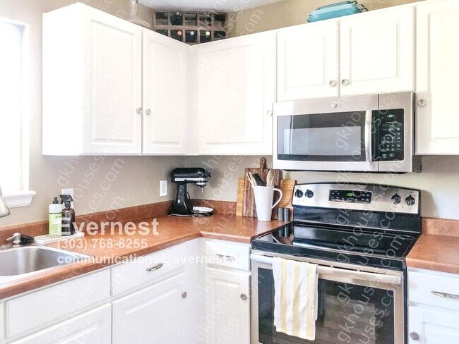Foto del edificio - 1528 Chimney Peak Dr