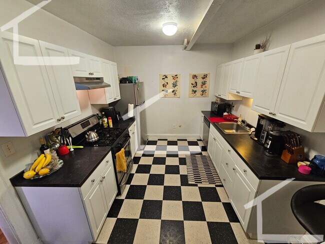 Foto del edificio - 120 Brainerd Rd