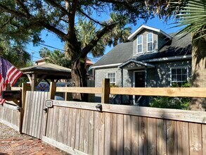 Building Photo - 152 Twine St