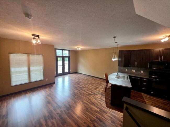 Foto del edificio - 117 N Howard St