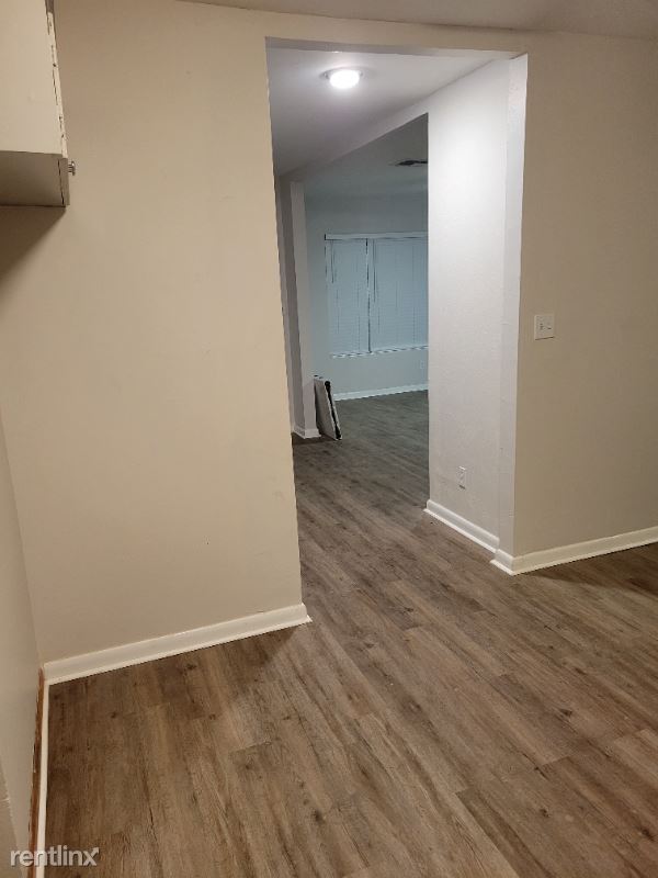 Foto del edificio - 417 E Edinburg Ave