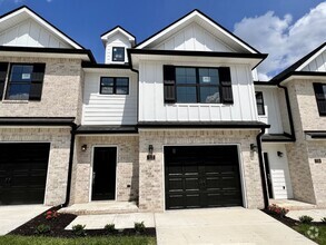 Building Photo - 710 Hollie Wy