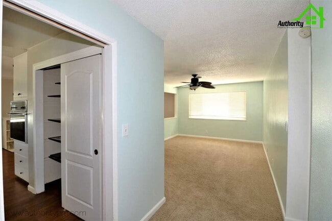 Foto del edificio - 6716 Ferndale Dr