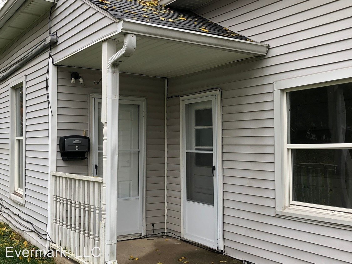 216 E Lincoln St, Greenfield, IN 46140 Condo for Rent in Greenfield