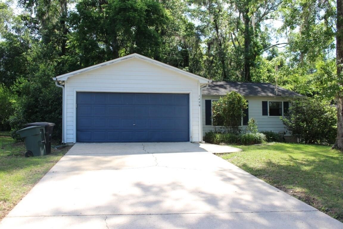 Primary Photo - 1429 Deer Haven Ln