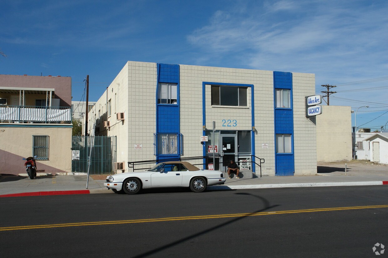 Building Photo - AAvis Apt.