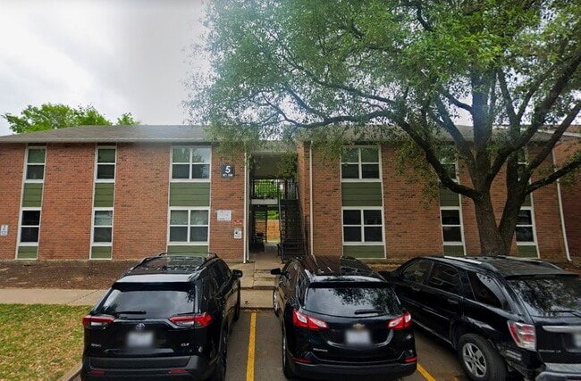 Building Photo - 1910 Wilson St