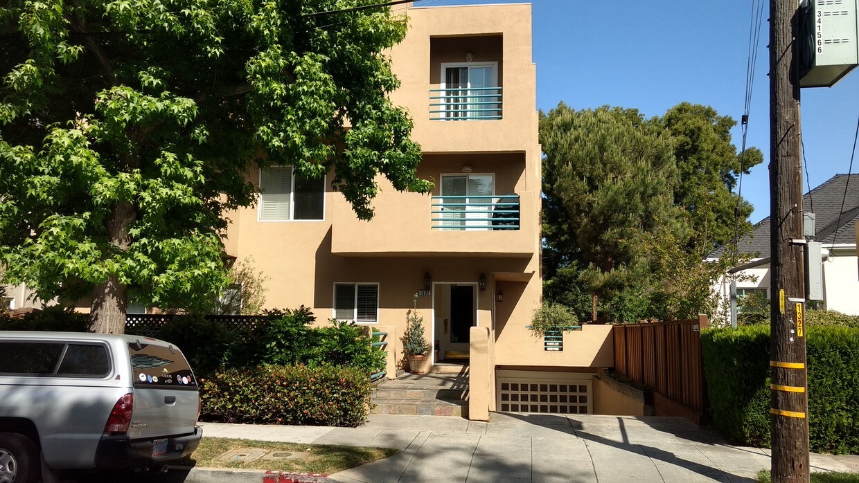 1532 Floribunda Ave, Burlingame, CA 94010 Condo for Rent in