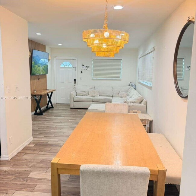Foto del edificio - 2221 N 61st Ave