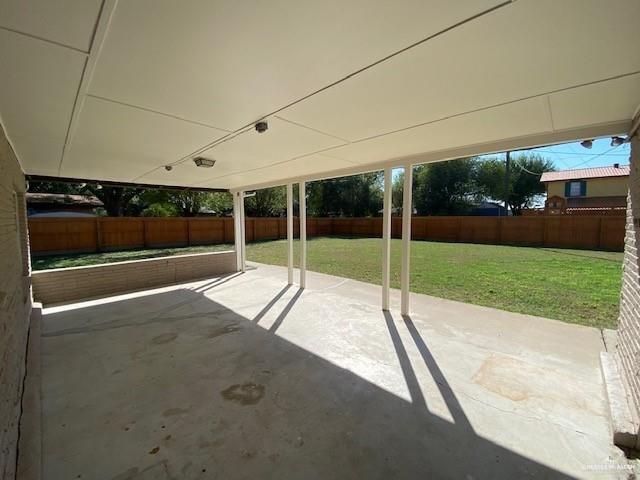 Building Photo - 13 West Dr