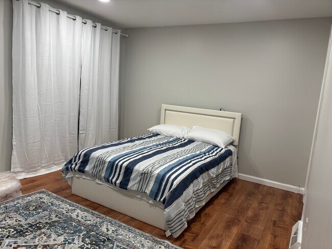 Foto del edificio - 1692 Central Ave