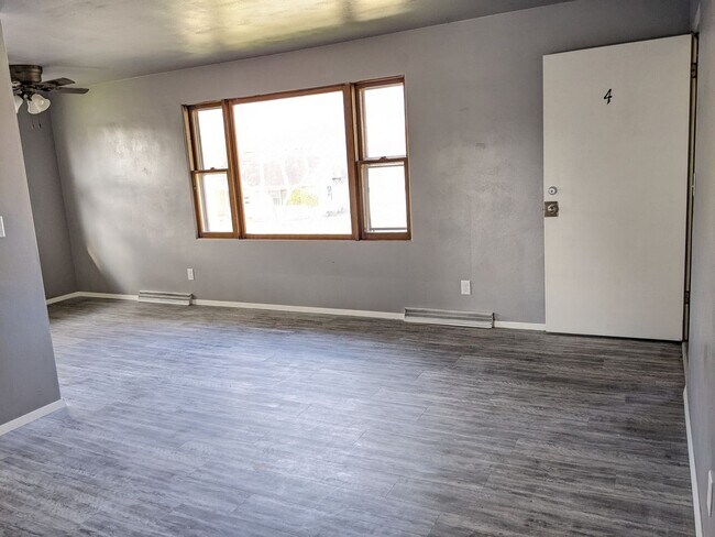 Foto del edificio - 1727 Silvercrest Dr