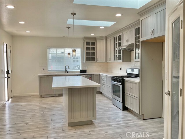 Foto del edificio - 587 E Arrow Hwy