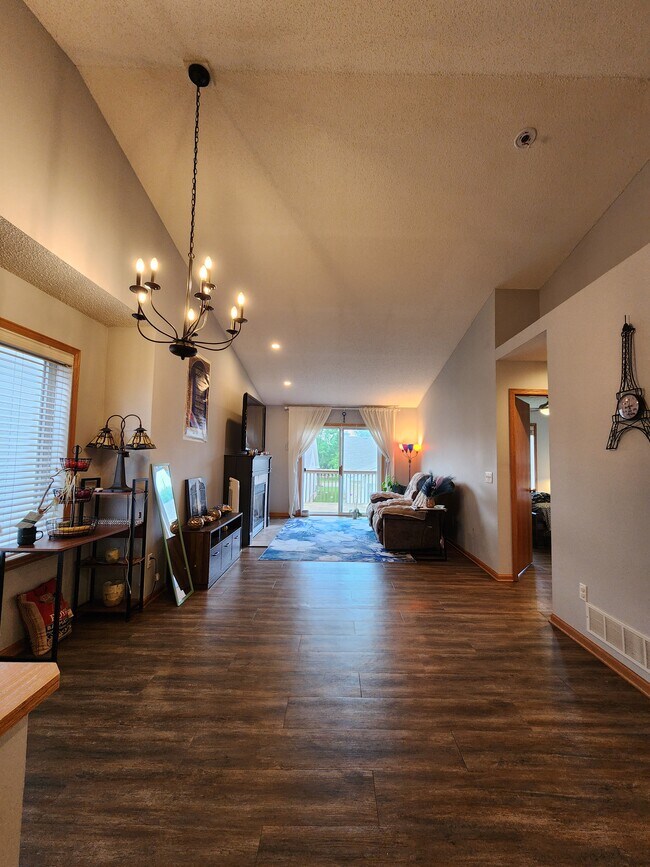 Foto del edificio - 5375 140th Ave NW