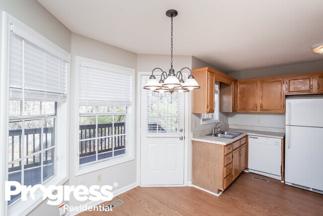 Building Photo - 7285 Hunters Ridge Dr