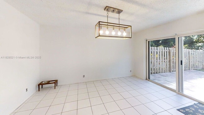 Building Photo - 8422 SW 44th Pl