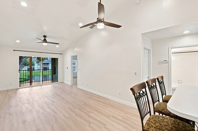 Building Photo - 181 Grand Oaks Way