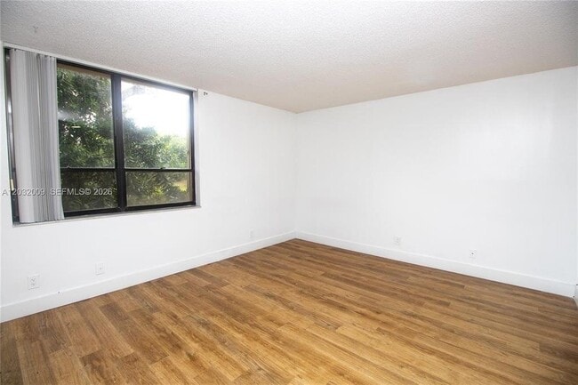 Foto del edificio - 7200 NW 1st St