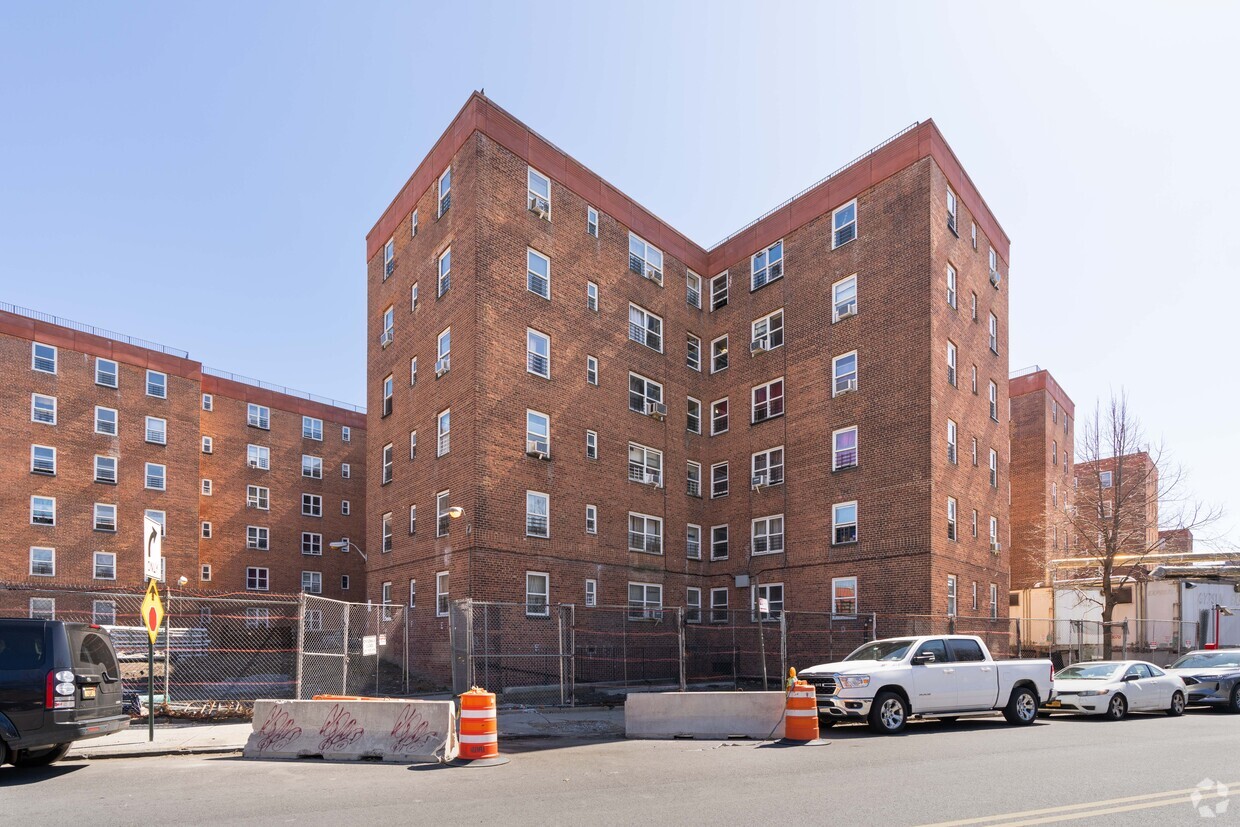 Primary Photo - Red Hook West Houses