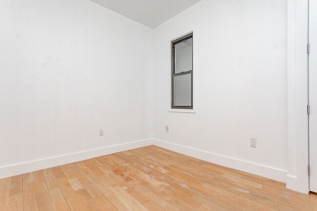Building Photo - 750 Dekalb Ave