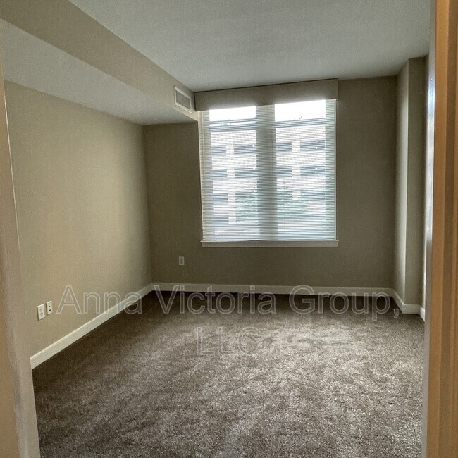 Building Photo - 155 Potomac Passage
