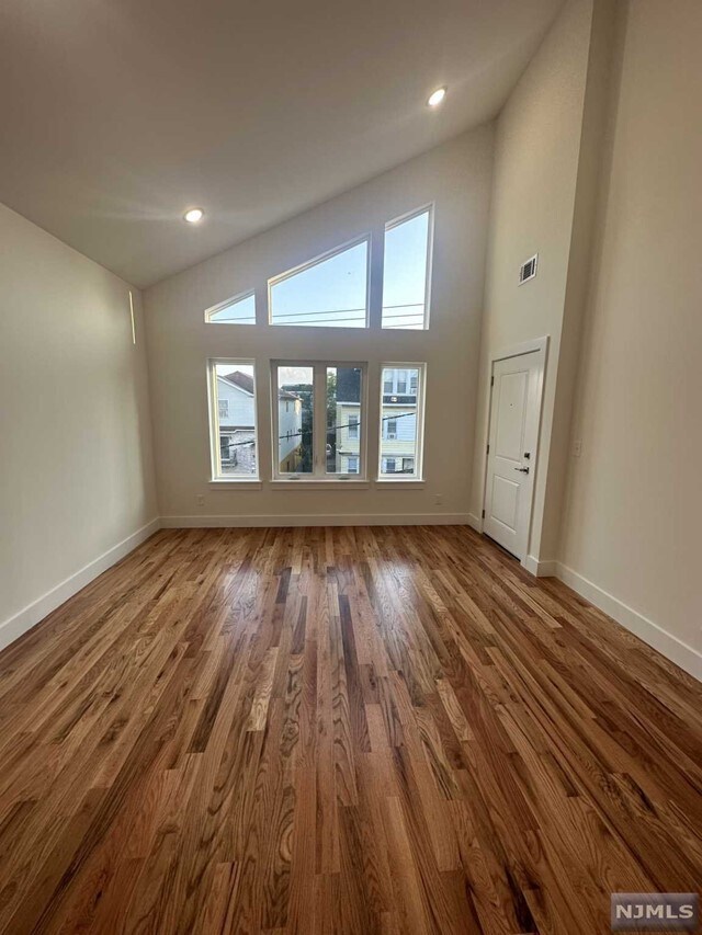 Foto del edificio - 319 Renner Ave