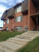 Building Photo - 855 E 700 N