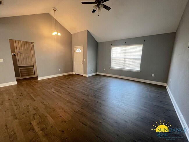 Building Photo - Lovely 3 bedroom home in Crestview!